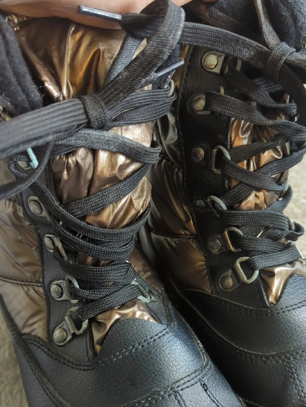Cougar Canada Size 9M Puffer Waterproof Winter Duck Boots Black‎ Bronze Metallic